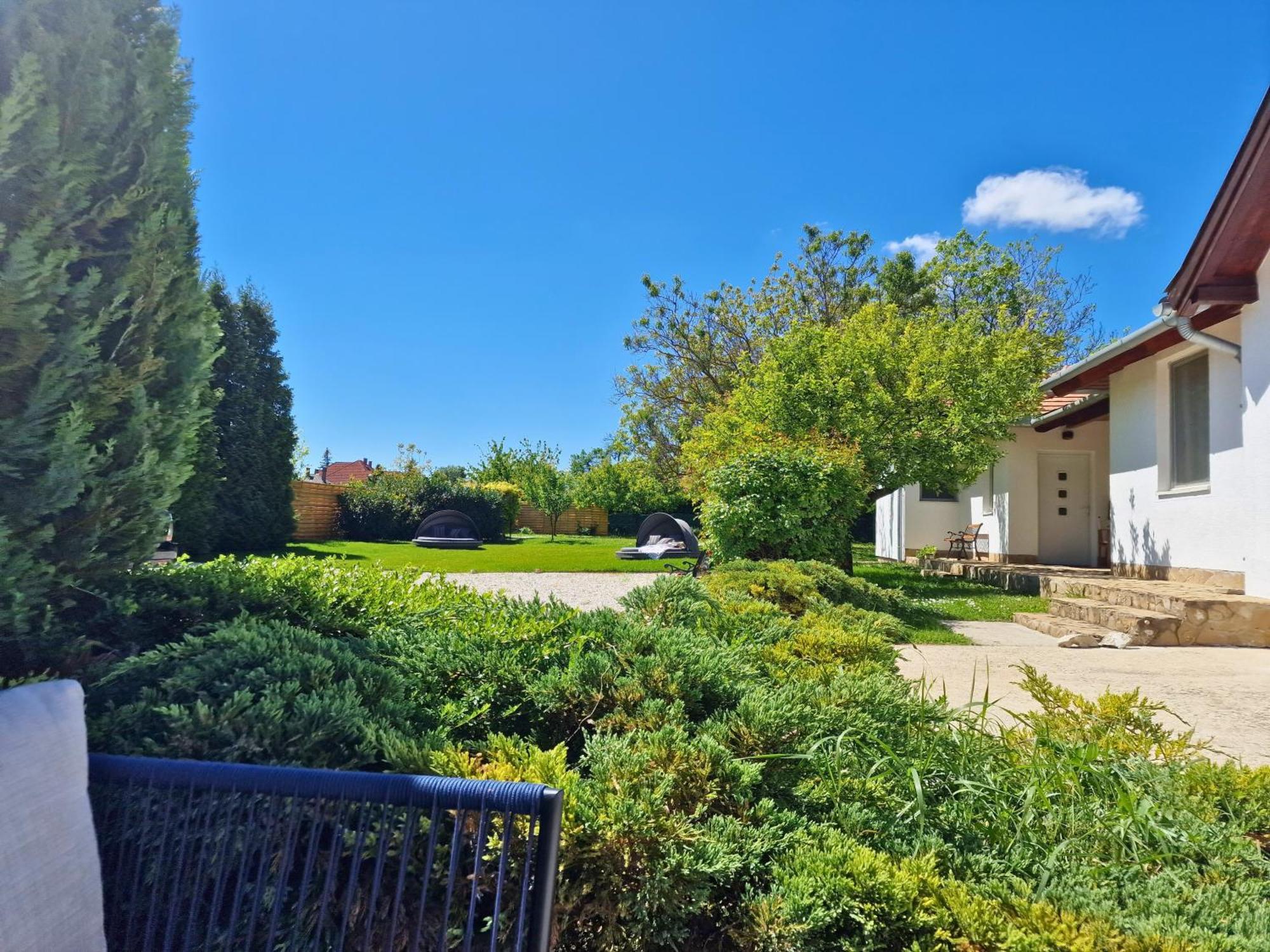 Bed and Breakfast The Secret Garden - Keszthely Exterior foto